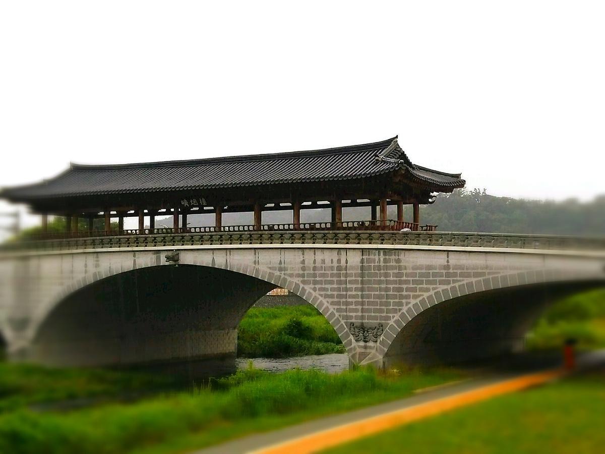 Dalbbit Hyang Hotel Jeonju Exterior photo